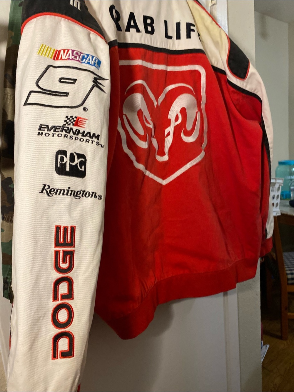 Nascar 3xl men Red and Black Racing Puffer Jacket with Sponsor Patches - Picture 6 of 9